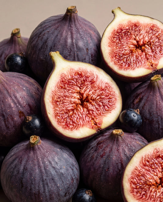 Notas de Black Fig & Cassis: figos maduros, inteiros e cortados, com cassis